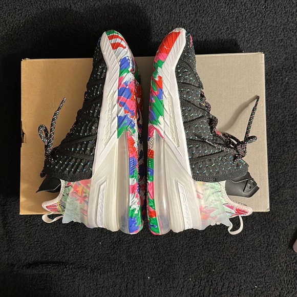 Nike LeBron XVIII “James Gang” / Black - Pink Blast Multi Color - Picture 6 of 13